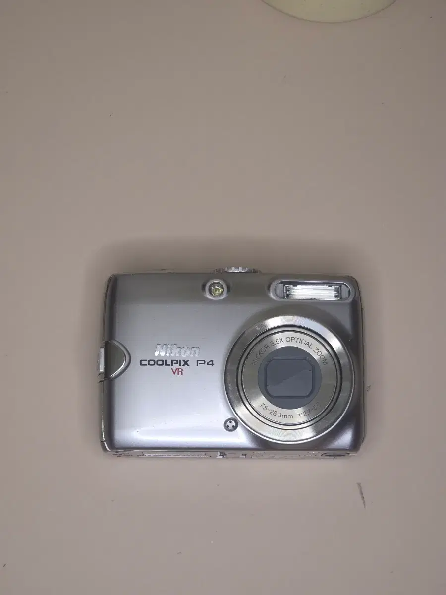 니콘 쿨픽스P4 / Nikon Coolpix P4 / Silver | 브랜드 중고거래 플랫폼